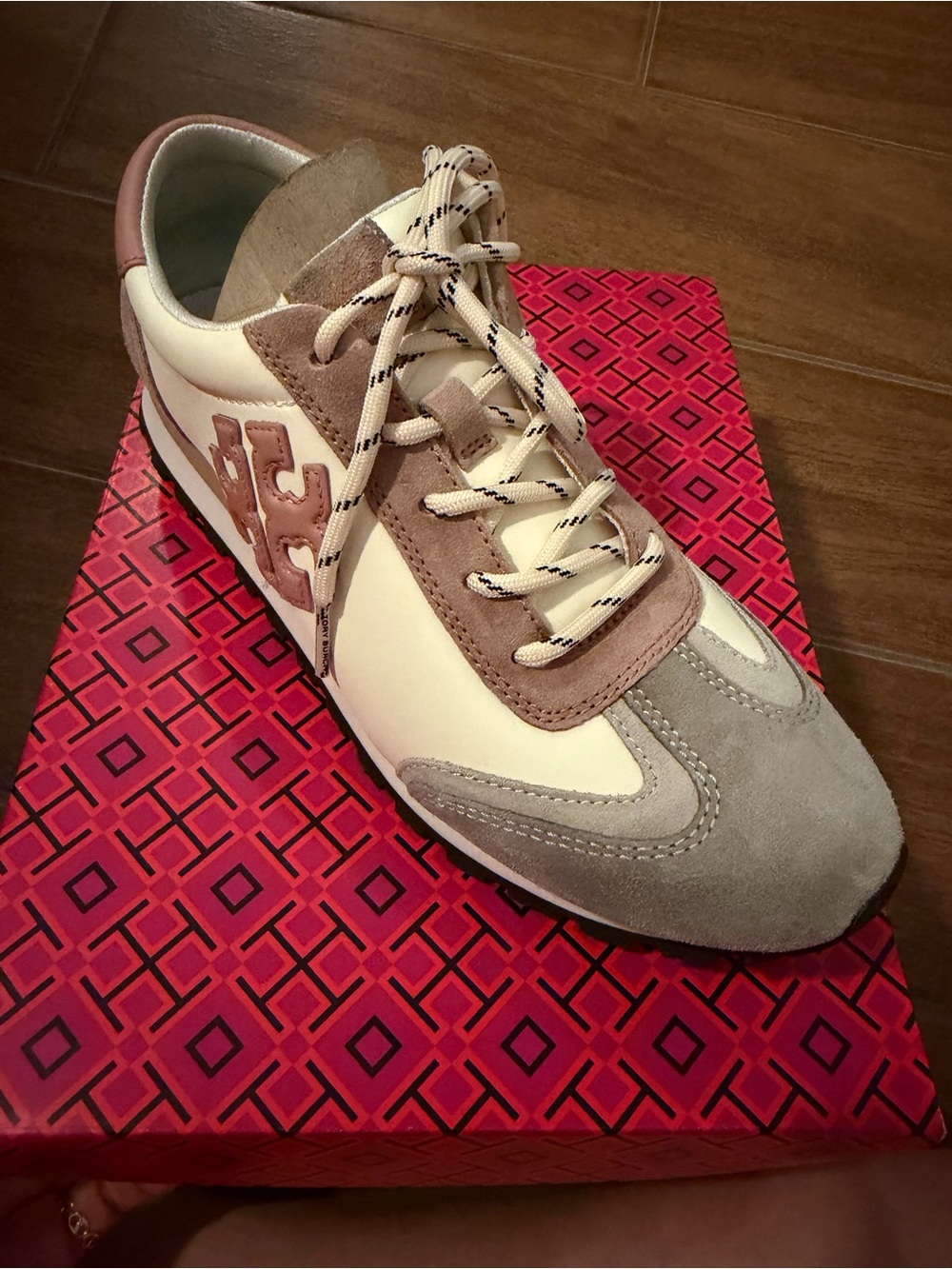 Tory Burch Vintage Nylon Sneakers Pink Moon 8 EUC